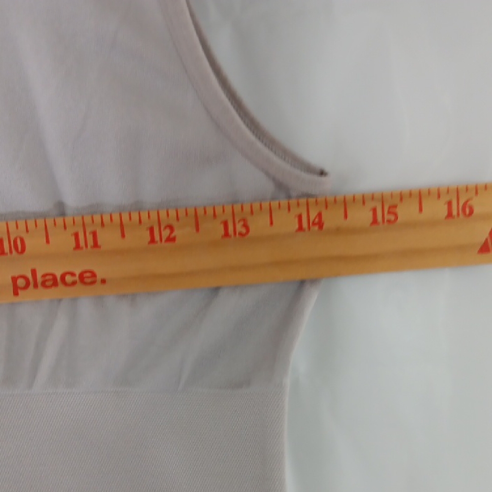 Jockey Shapeware Tank Top Women's Size Large Beige Sleeveles - Picture 2 of 6